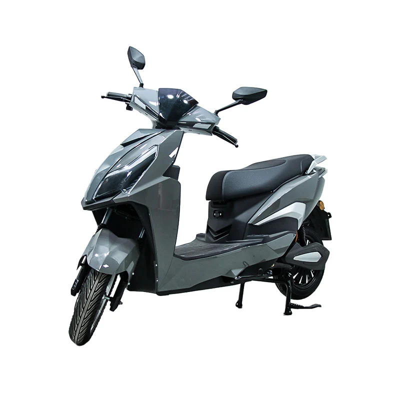 Gluaisrothar leictreach 1500W le scútar dhá roth pedals